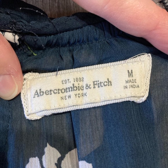 Abercrombie and Fitch women’s M floral lightweight cap sleeve blouse - Picture 2 of 6